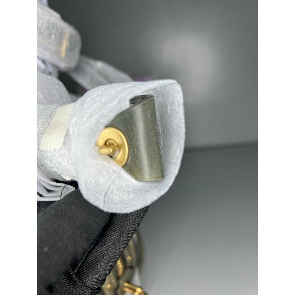 Coach Rogue Bag 31
In Loved Leather Brass /Green - Picture 8 of 15